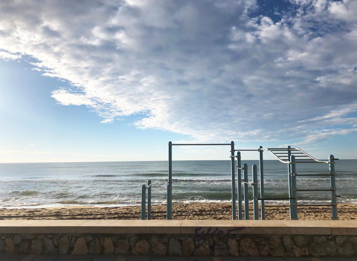 Lovely Seaside Apartment In Front Of Calafell Beach And Cunit Beach Сегур де Калафел Екстериор снимка